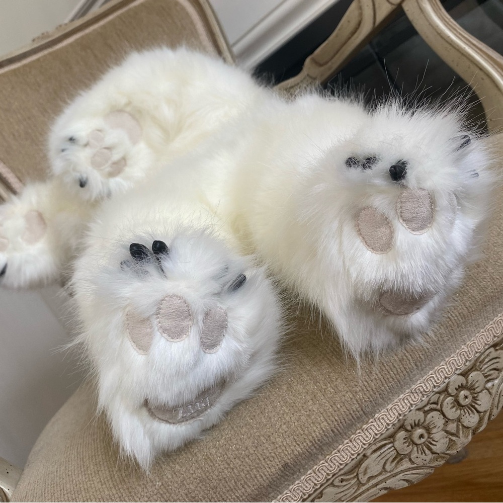 Ditz Designs 26” Polar Bear Hugs - Picture 5 of 6